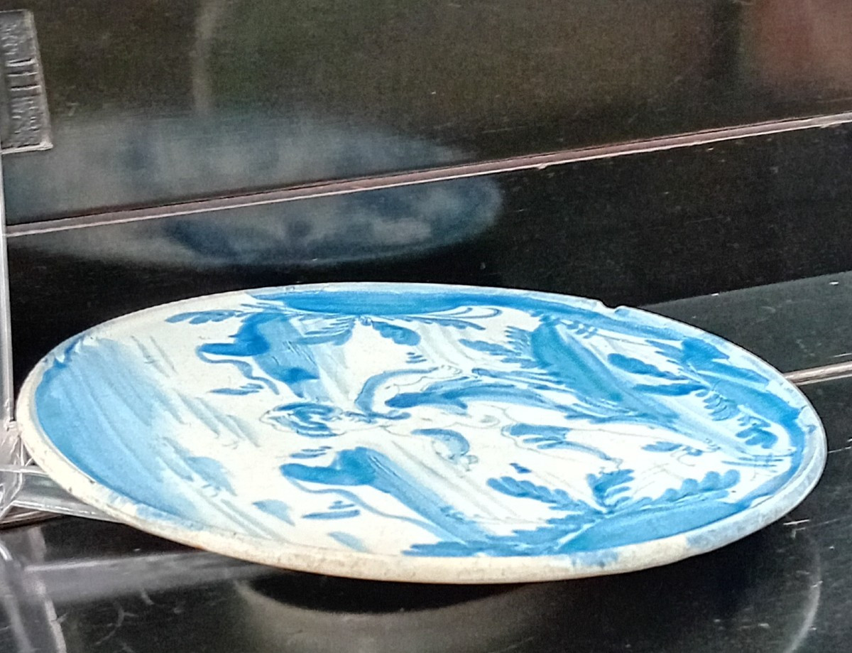 antica tesa Ligure in maiolica con decorazioni in blu-photo-3