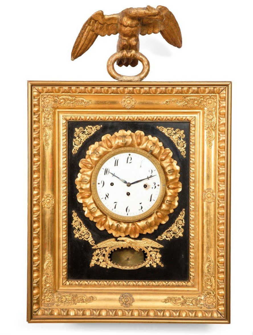 Antico orologio a pendolo Impero da parete in legno dorato 
