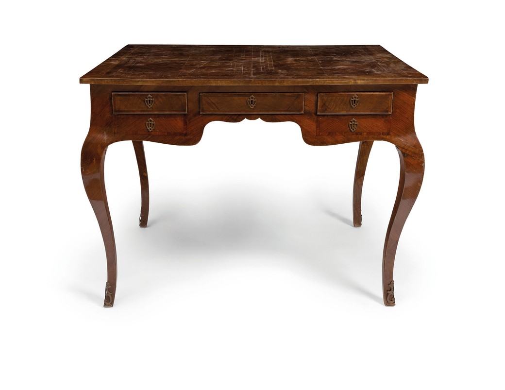 antica Scrivania Luigi XV lastronata in legno di noce