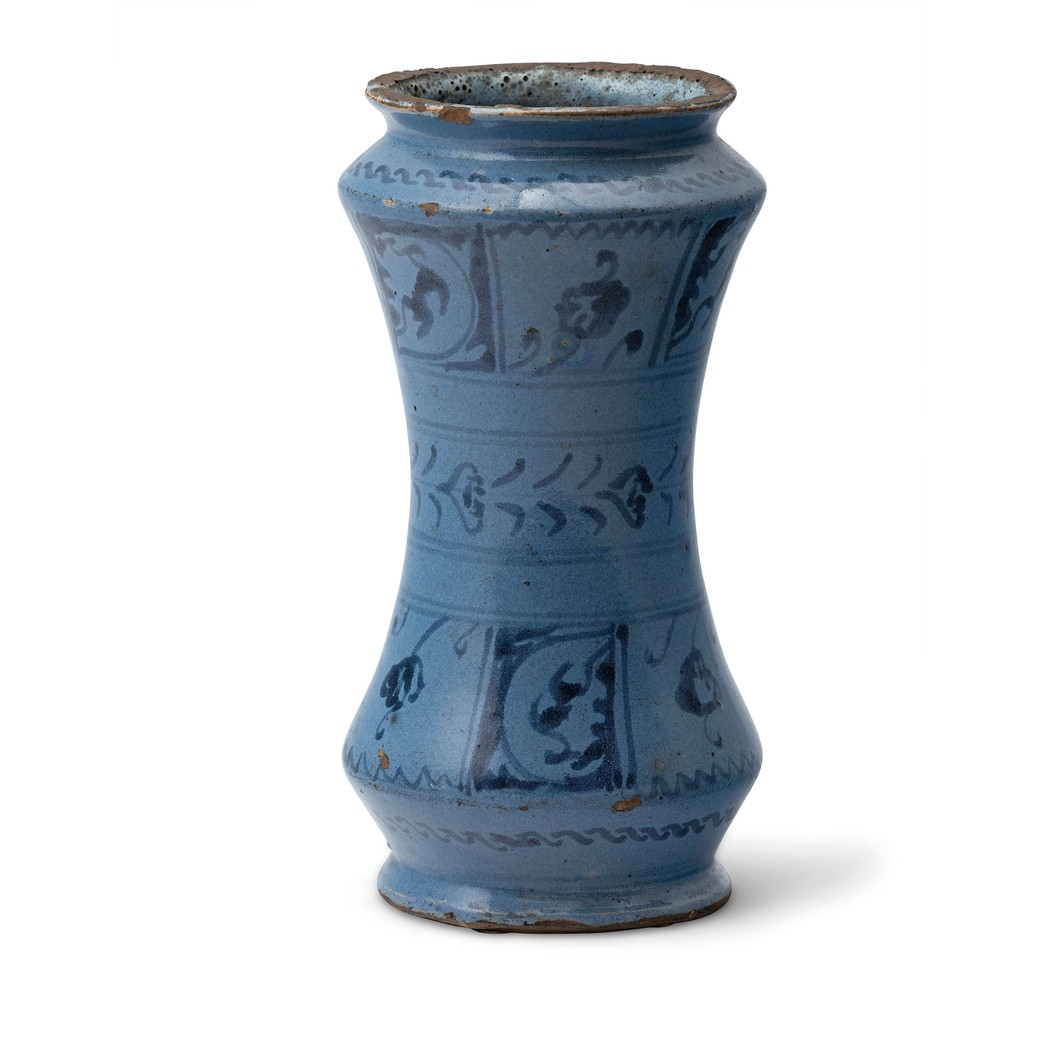 Antico vaso " albarello"in maiolica a fondo blu,