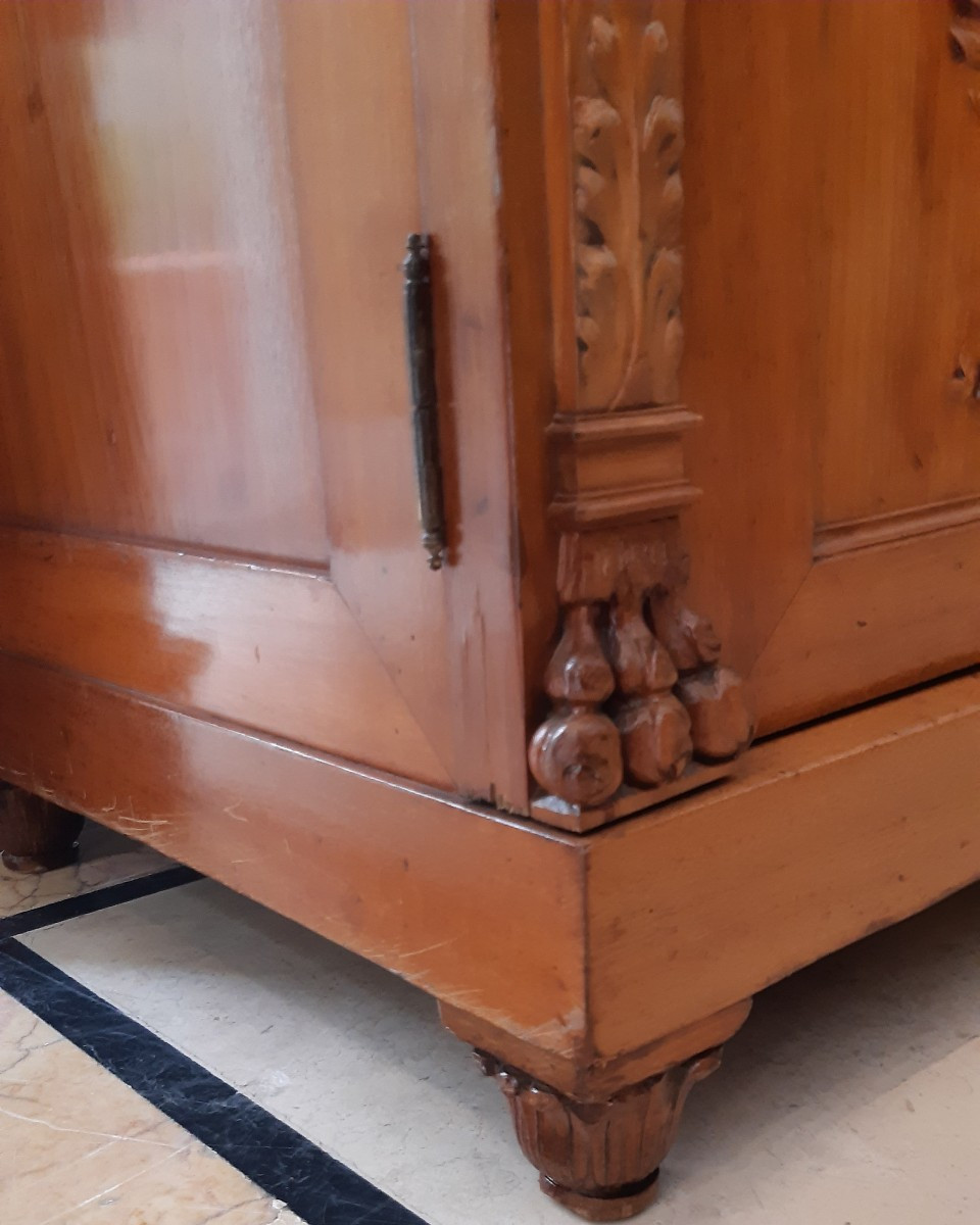 antico mobile Impero con sportelli e cassetto. piano in marmo con intrusioni fossili -photo-1