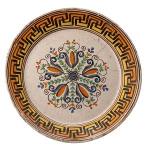 Grande piatto in maiolica decorata dell'800