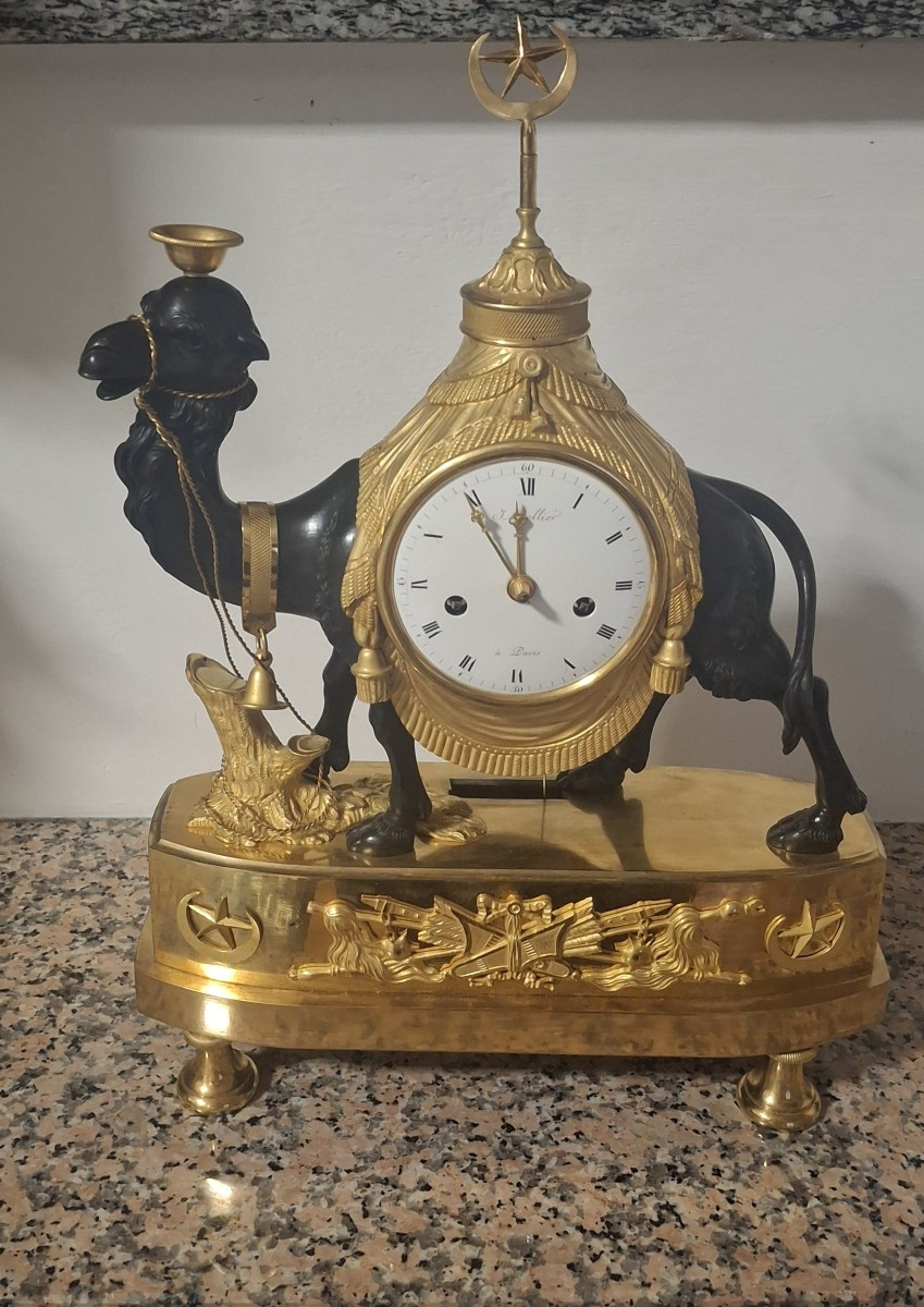 Pendule Au Dromadaire