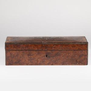 Boite à gants en bois de placage et marqueterie, XIXe