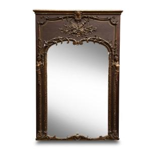 Trumeau en bois patin&eacute; et dor&eacute; &agrave; d&eacute;cor d'Espagnolettes, XIXe