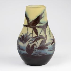 Emile Gallé (1846-1904), Multi-layered Glass Vase Decorated With Water Lilies, 19th