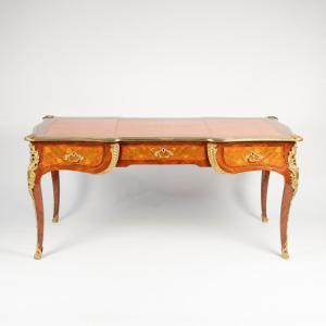 Louis XV Style Flat Desk In Marquetry And Gilt Bronze, 20th Century
