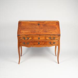 Slant-front Desk In Walnut And Walnut Veneer, Late 18th Century
