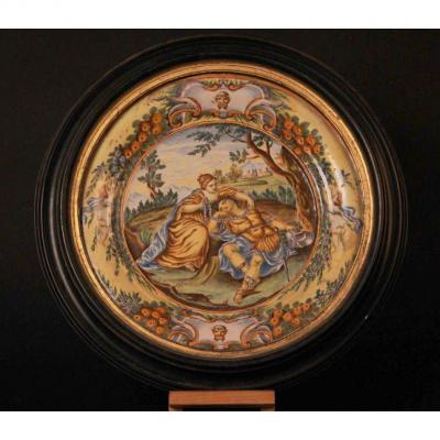 Plat en porcelaine à l'antique, XIXe