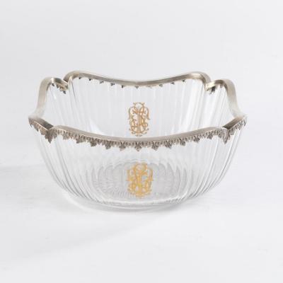 Coupe en cristal taillé bordée d'argent ciselé, XIXe