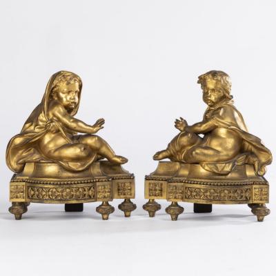 Paire de petits chenets aux putti en bronze doré, XIXe 
