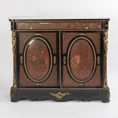 Meuble à hauteur d'appui en marqueterie Boulle et dessus en marbre blanc, XIXe