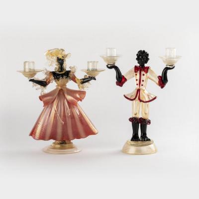 Murano, paire de bougeoirs figurant une dame et un page en verre teinté soufflé, XXe