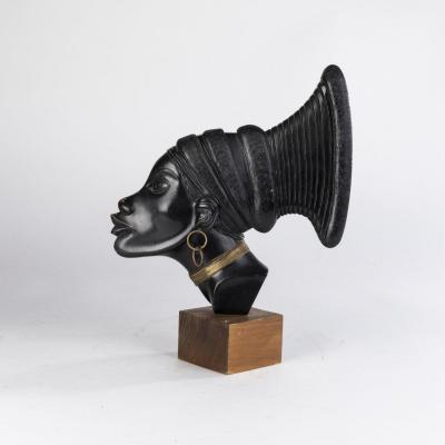 Sculpture en demi ronde bosse en bois noirci