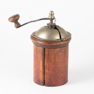 Moulin à café en chêne et métal, début XXe
