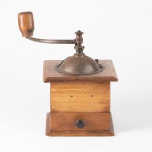 Peugeot, moulin à café en hêtre et métal, XXe