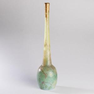 Fran&ccedil;ois-Th&eacute;odore Legras (1839-1916), Vase soliflore au branche de cerisiers  en verre multicouche, XIXe