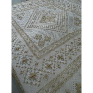  Antique Lace Bedspread Or Tablecloth – Needlework And Crochet – Starched Linen