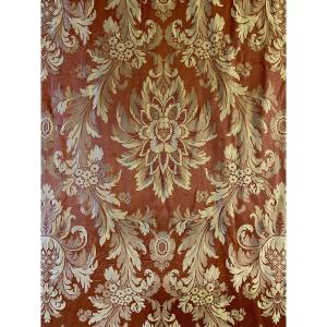 Antique Curtain Or Bedspread In Silk From The 19th Century