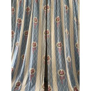 Pair Of Printed Cotton Curtains Decorated With Ribboned Bouquets