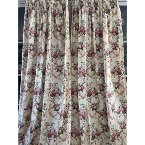 Pair Of Sanderson Chintz Curtains Decorated With Roses - England, 20th Century