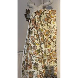 Vintage Fabric, Printed Yardage With Exuberant Flowers - 380 X 127 Cm