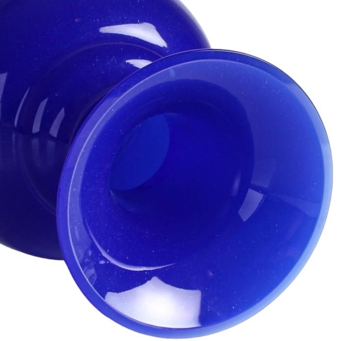 Coppia di vasi in vetro opalino di colore blu lapislazzuli-photo-1