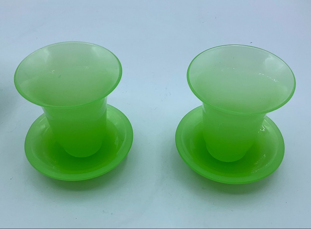  Antica scatola francese in vetro opalino e 2 piccoli vasi con piatti in verde lime-photo-2