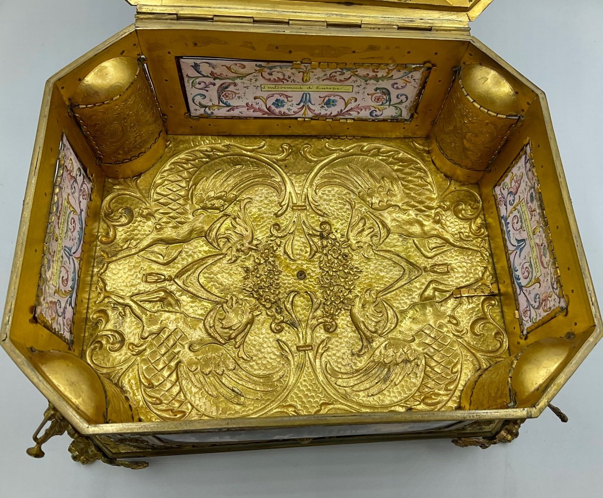 Importante cofanetto antico viennese in metallo dorato e smalto-photo-6