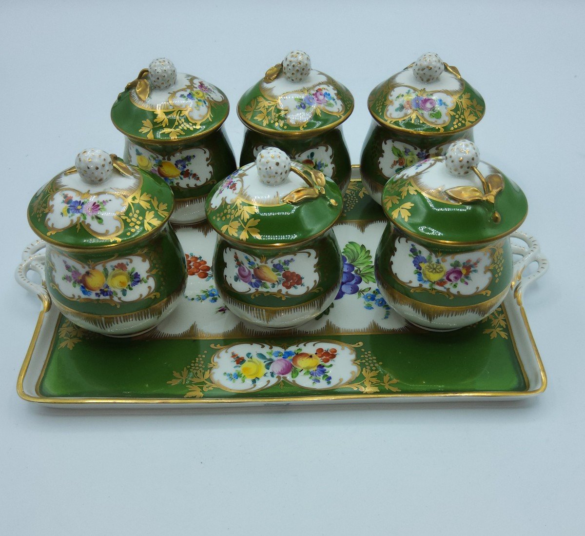 Tazze di cioccolato in porcellana di Dresda del XIX secolo con coperchio Set di 6 con vassoio-photo-2