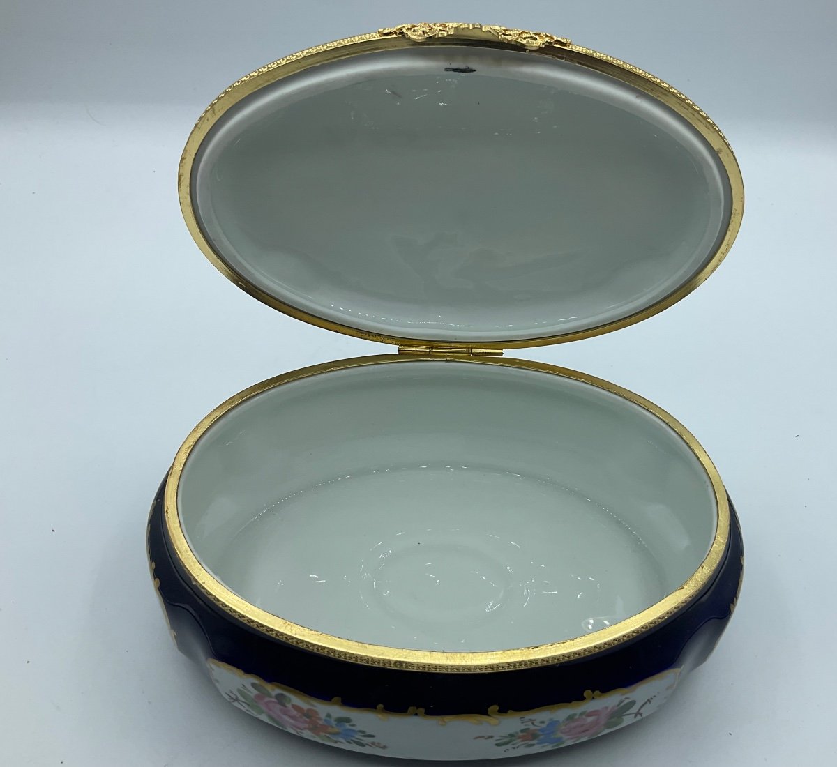 Cora eto ovals in porcellana di Limoges-photo-3