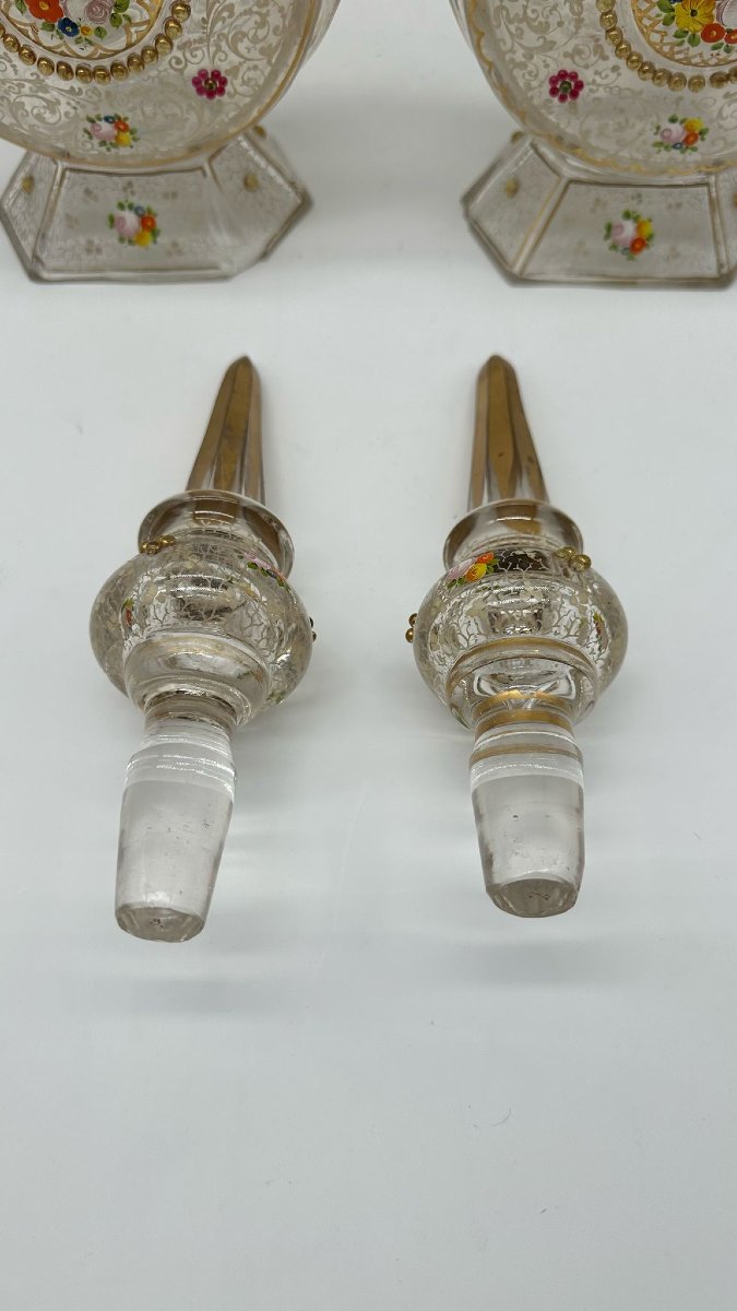 COPPIA DI DECANTER E TAPPI IN VETRO SMALTATO DI BOHEMIA Per il mercato mediorientale, XIX -photo-3