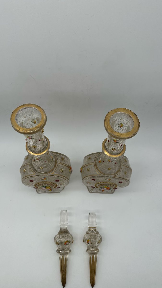 COPPIA DI DECANTER E TAPPI IN VETRO SMALTATO DI BOHEMIA Per il mercato mediorientale, XIX -photo-5