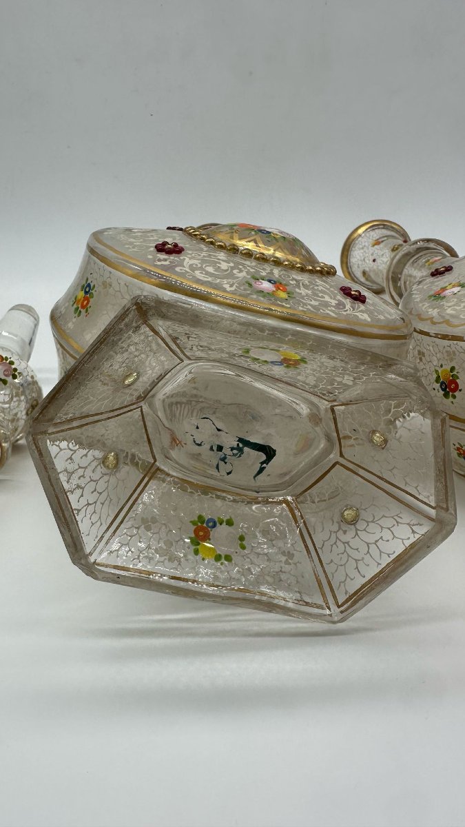 COPPIA DI DECANTER E TAPPI IN VETRO SMALTATO DI BOHEMIA Per il mercato mediorientale, XIX -photo-6