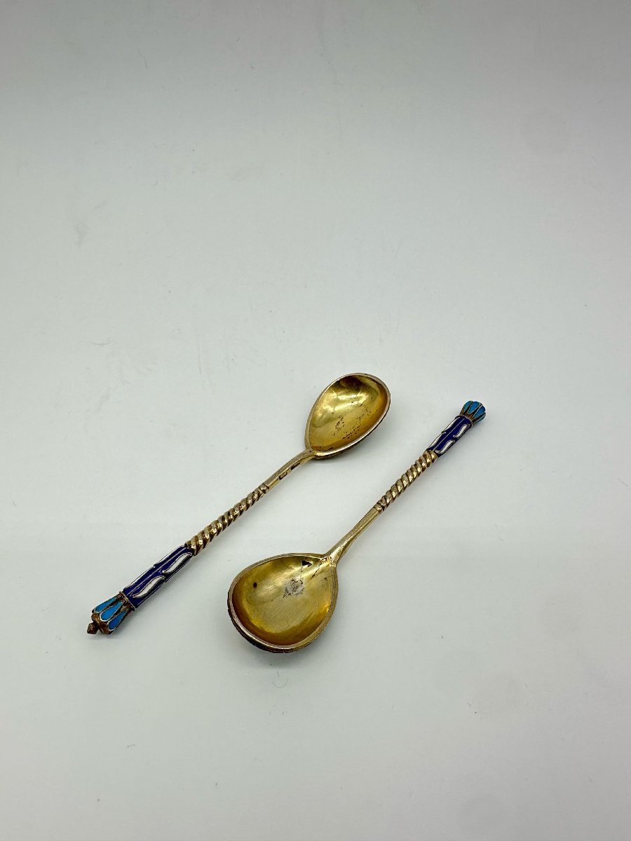 Coppia di cucchiaini da tè russi in argento smaltato.-photo-3
