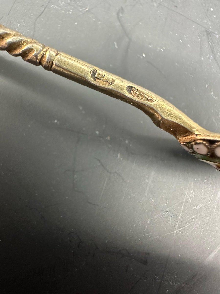 Coppia di cucchiaini da tè russi in argento smaltato.-photo-8