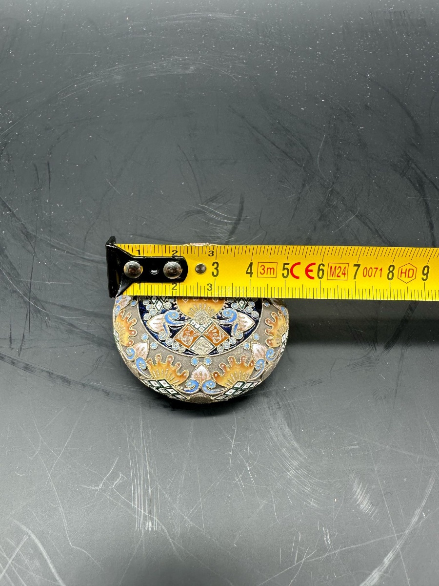 Tabacchiera russa in argento dorato con smalto cloisonné di Feodor Ruckert-photo-1