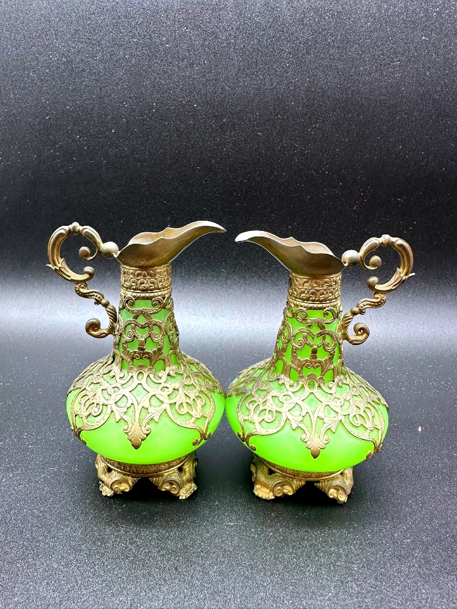 Coppia di brocche in vetro opalino, Palais Royal. Napoleone III