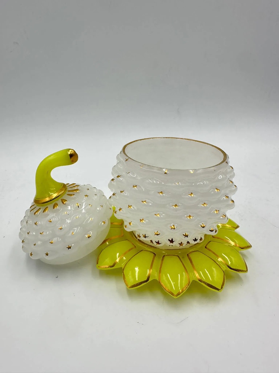 Zuccheriera e coperchio in opalina di Baccarat a forma di ananas «Pâte de riz», 1845-1865-photo-3