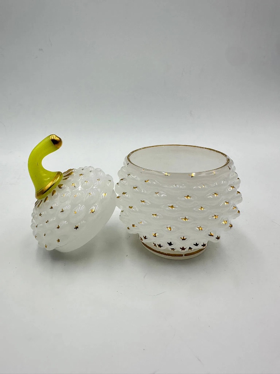 Zuccheriera e coperchio in opalina di Baccarat a forma di ananas «Pâte de riz», 1845-1865-photo-7