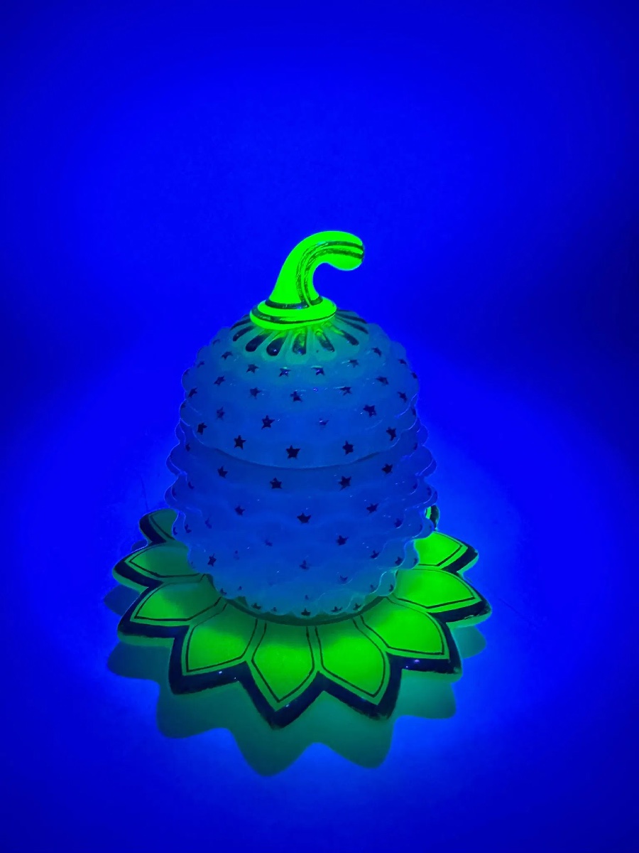 Zuccheriera e coperchio in opalina di Baccarat a forma di ananas «Pâte de riz», 1845-1865 #2-photo-2