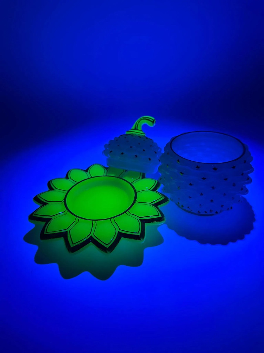 Zuccheriera e coperchio in opalina di Baccarat a forma di ananas «Pâte de riz», 1845-1865 #2-photo-2