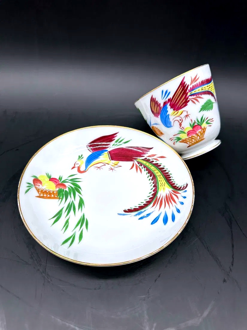 Tazza e piattino in porcellana russa Chekhonin, datati, contrassegnati con AIII e martello