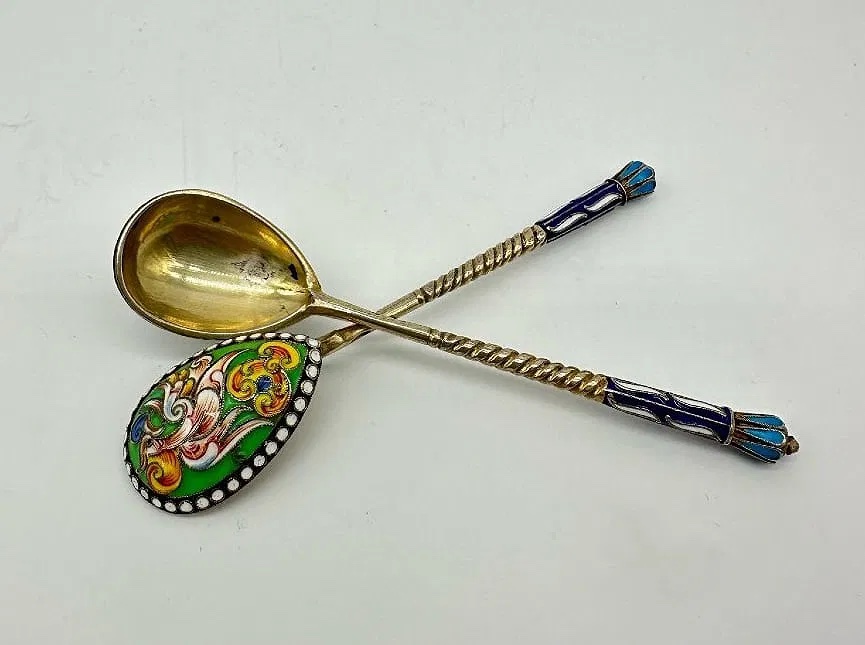 Coppia di cucchiaini da tè russi in argento smaltato del XIX secolo-photo-5