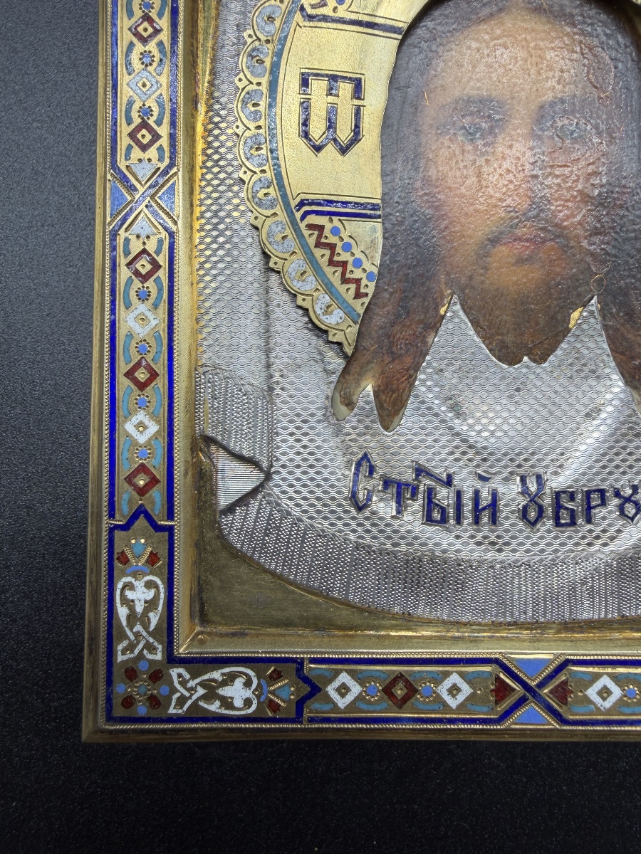 Icona russa dipinta a tempera su legno raffigurante il Mandylion, con oklad in argento champlev-photo-3
