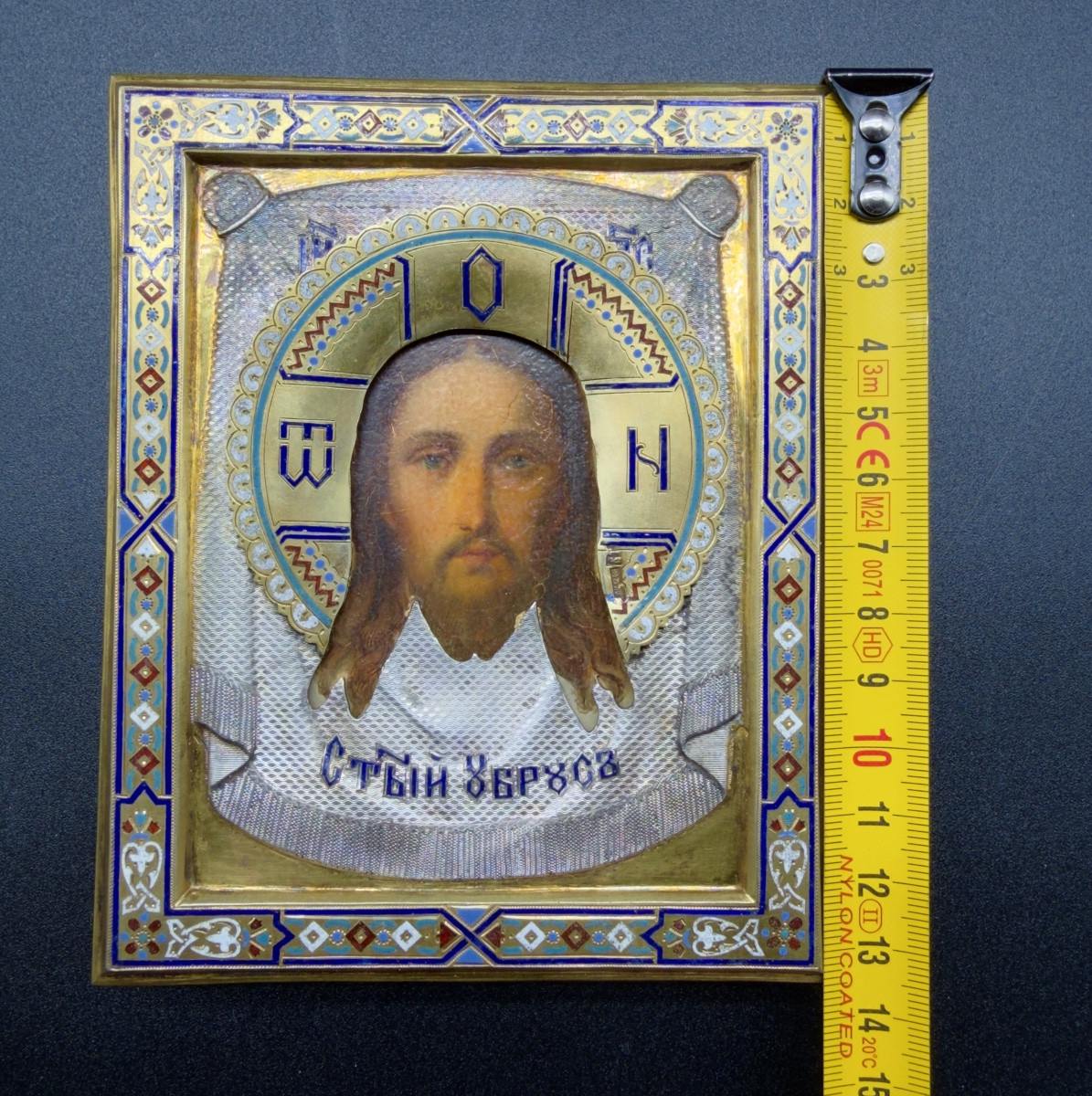 Icona russa dipinta a tempera su legno raffigurante il Mandylion, con oklad in argento champlev-photo-3