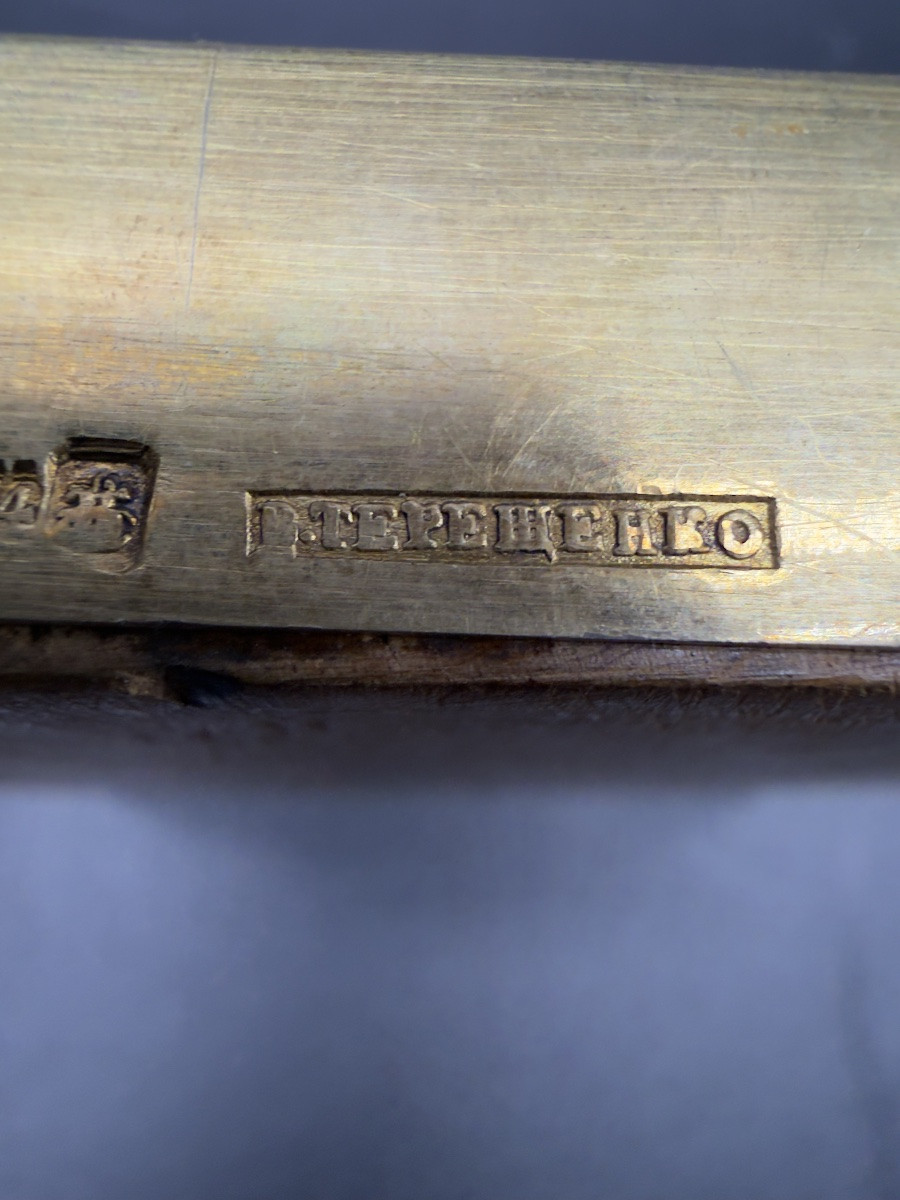 Icona russa dipinta a tempera su legno raffigurante il Mandylion, con oklad in argento champlev-photo-5