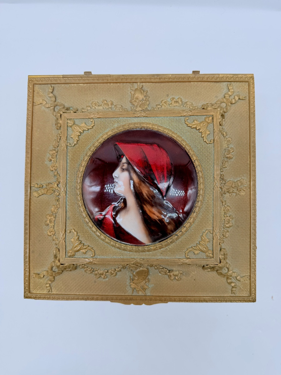 Grande cofanetto dell'Impero francese in bronzo dorato e smalto di Limoges, XIX secolo