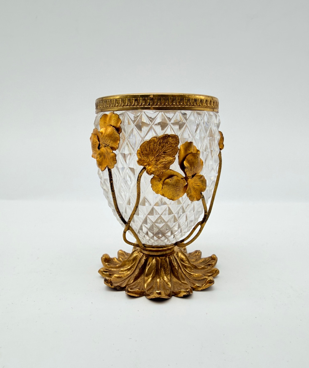 Vaso in cristallo Baccarat con ornamento floreale in bronzo, Art Nouveau
