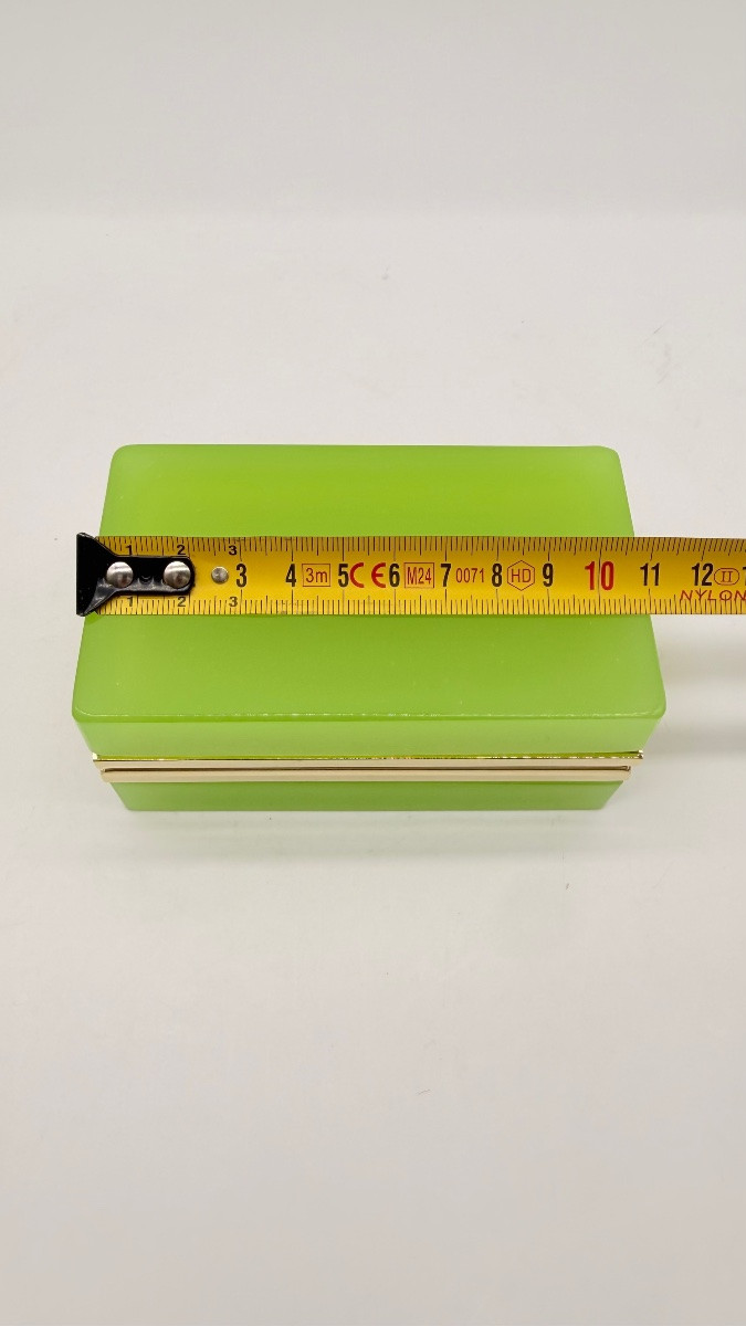 Scatola francese in opalina verde, di forma rettangolare, con montature in bronzo dorato-photo-2